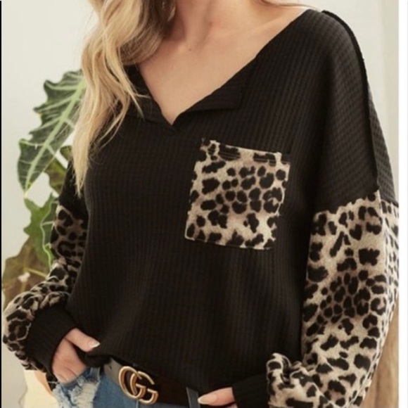 New! Leopard Bubble Sleeve Waffle Knit Top - Picture 4 of 8